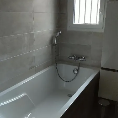 Otel Maison De A Julien Les Saint-Julien-les-Villas